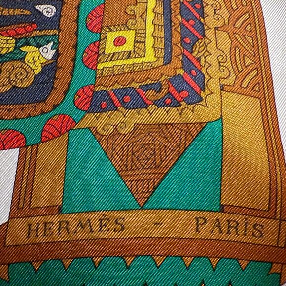 Hermes Astres et Soleils Silk Scarf - Picture 4 of 6
